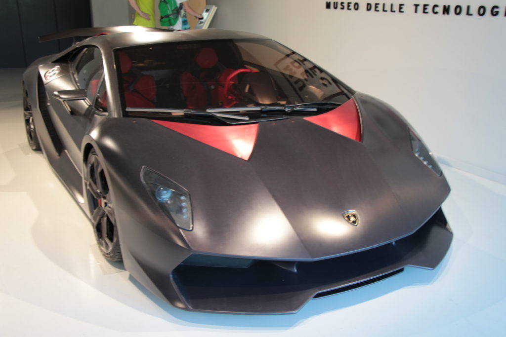 Una Lamborghini, simbolo della Motor Vally che potrbb attrarre importanti investimenti stranieri per la costruzione di auto elettriche.